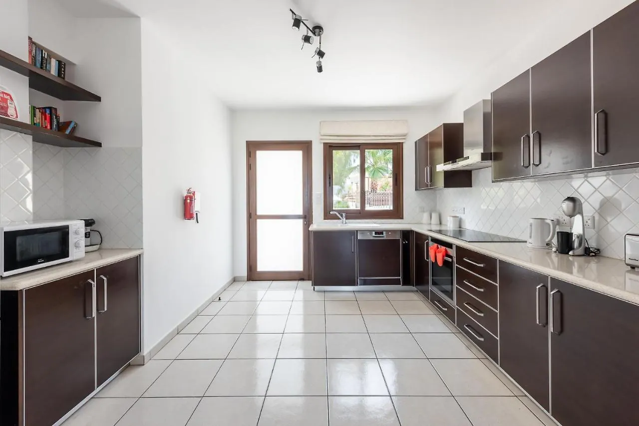 איה נאפה Sea Front Oceanus H3 By Ezoria Villas 0*, איה נאפה