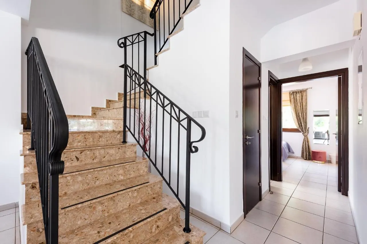 איה נאפה Sea Front Oceanus H3 By Ezoria Villas